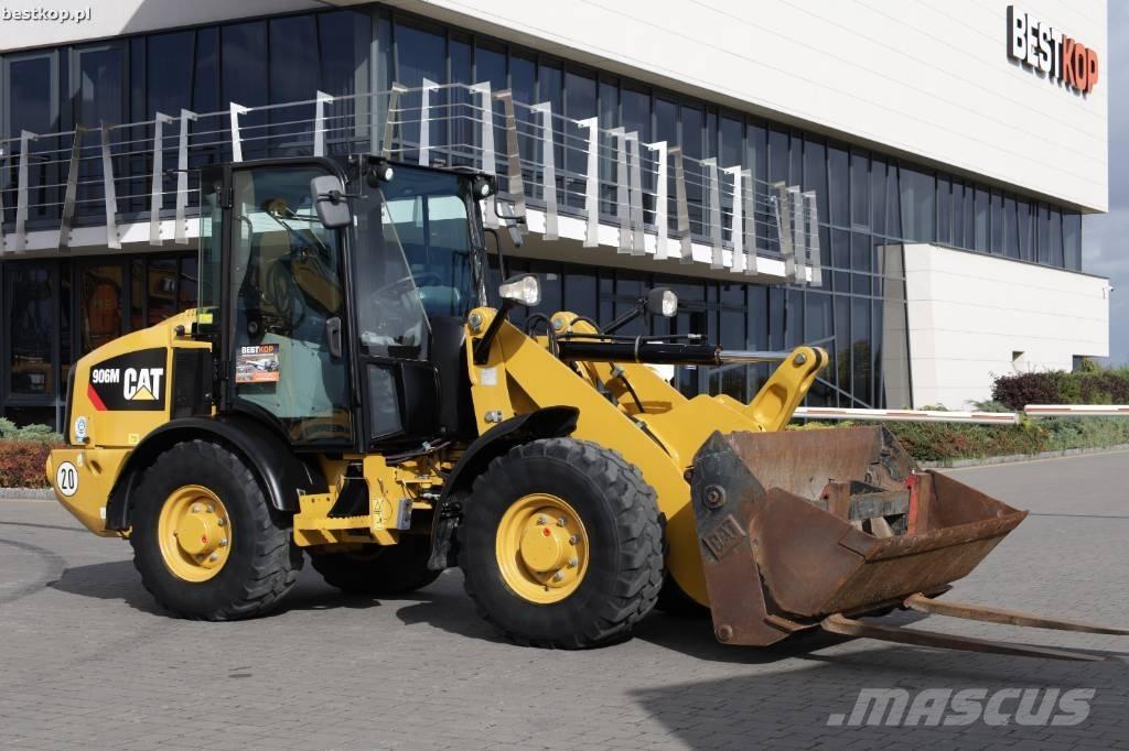 CAT 906M Gumikerekes homlokrakodók
