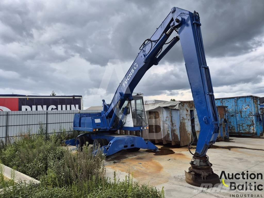 Fuchs MHL 331 Gumikerekes kotrók