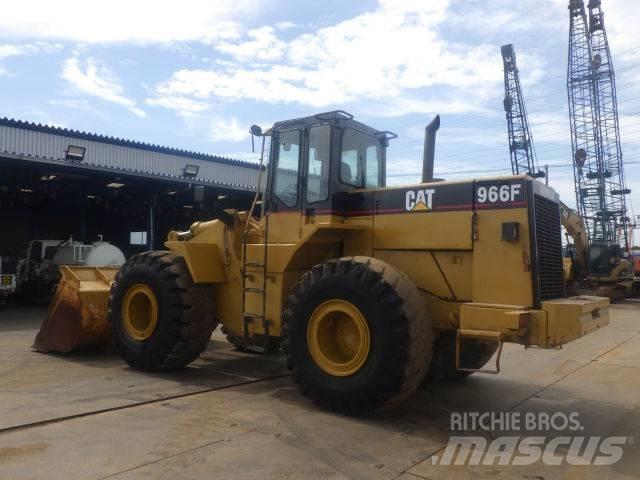 CAT 966 F Gumikerekes homlokrakodók