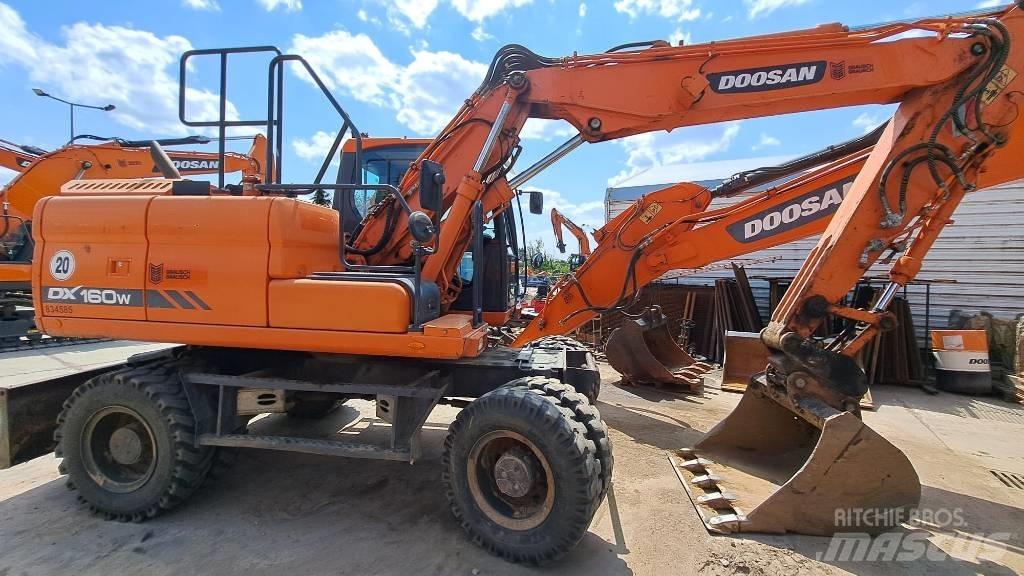 Doosan DX 160 W-3 Gumikerekes kotrók