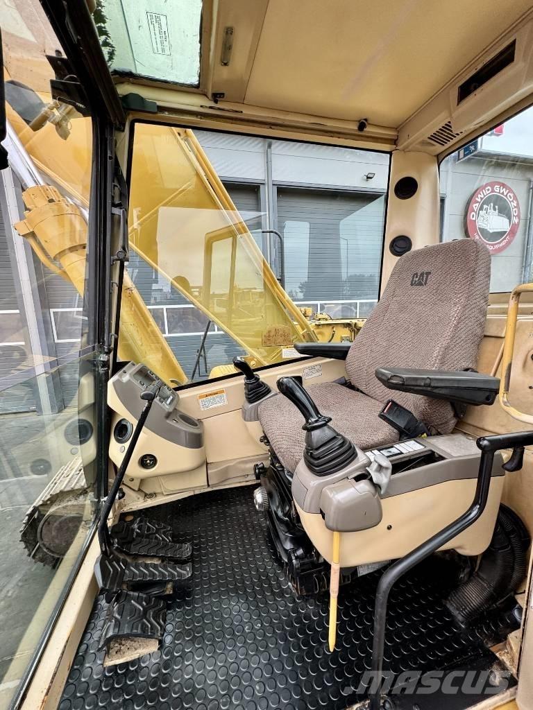 CAT 320 B L Lánctalpas kotrók
