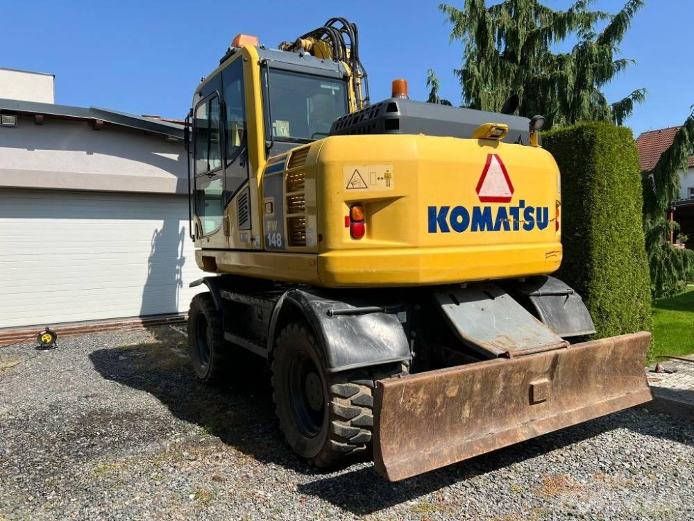 Komatsu PW 148-8 Gumikerekes kotrók