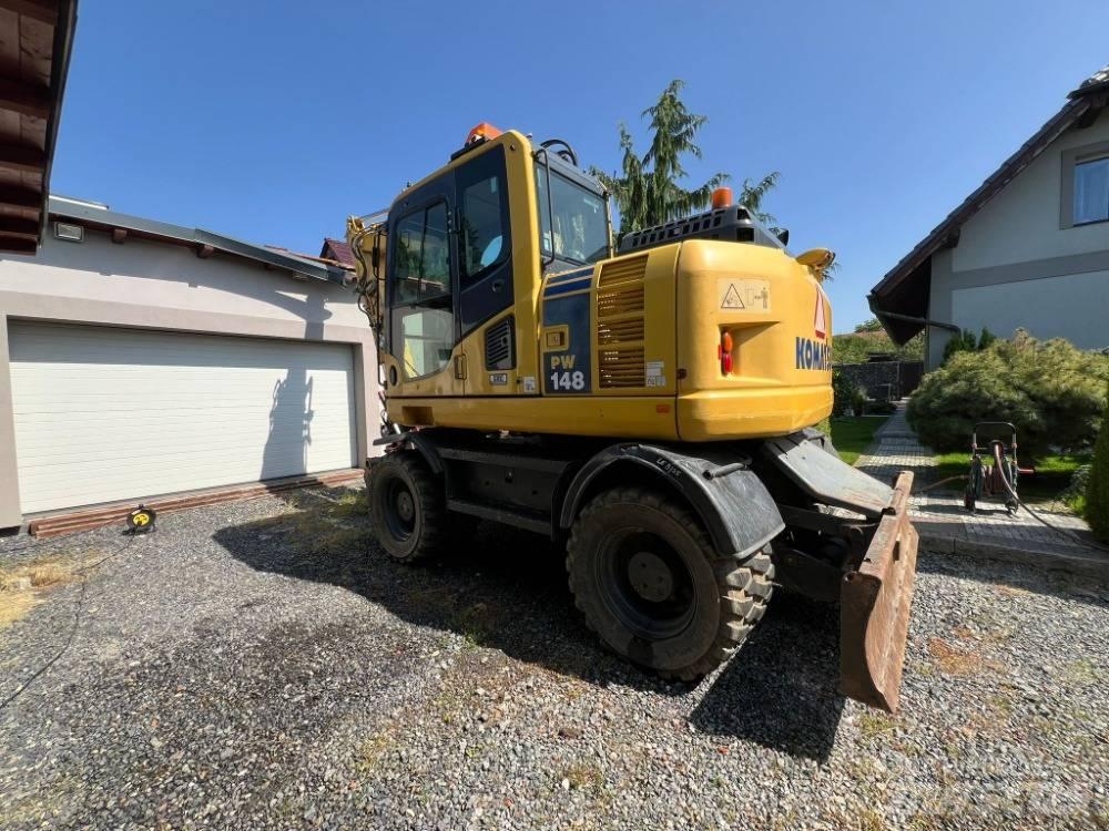 Komatsu PW 148-8 Gumikerekes kotrók