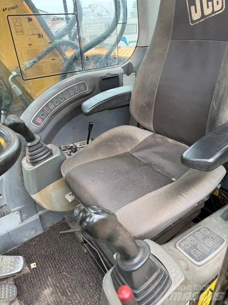 JCB JS 145W Gumikerekes kotrók