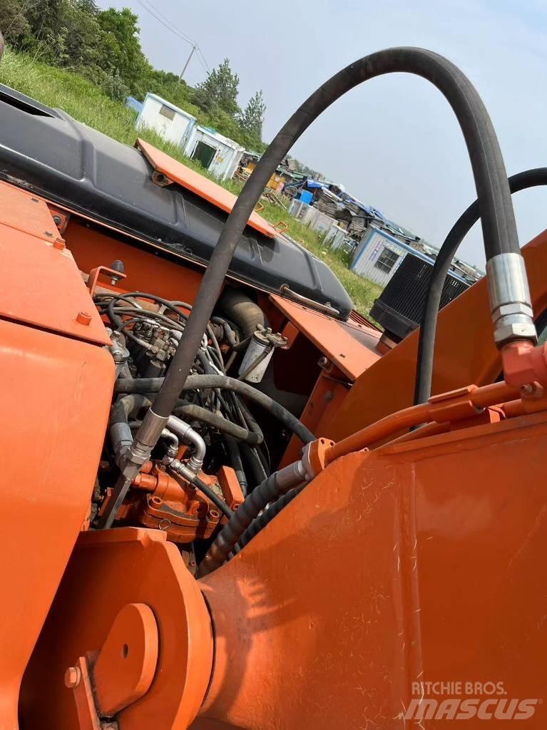 Doosan DH 225 Lánctalpas kotrók