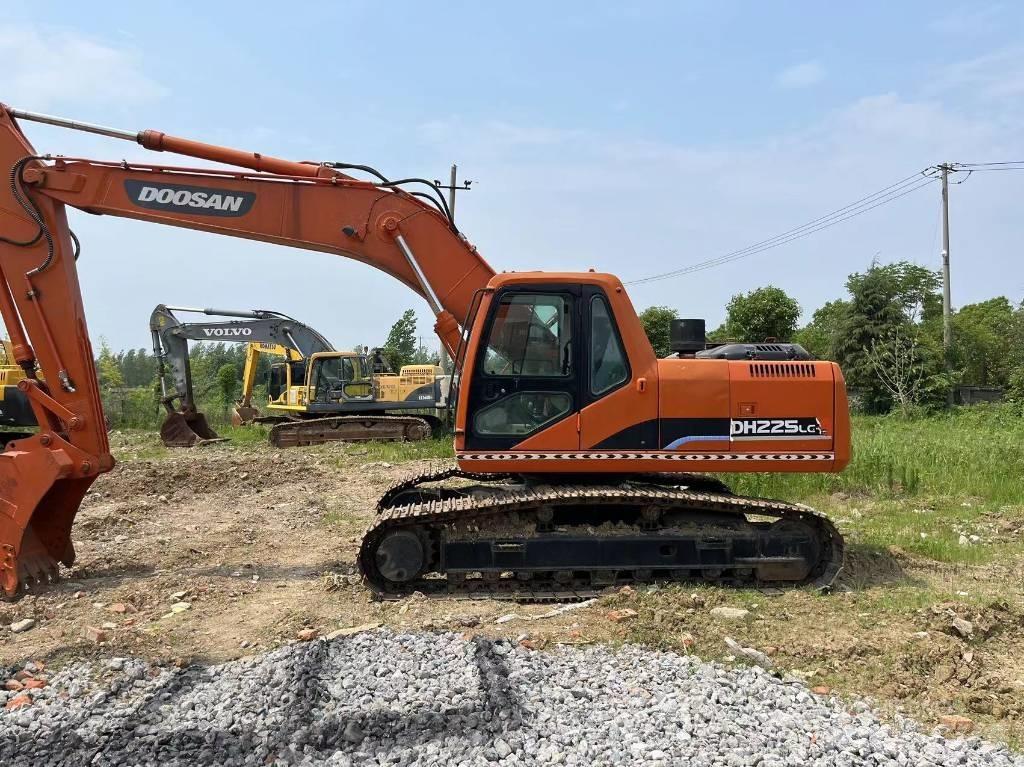 Doosan DH 225 Lánctalpas kotrók