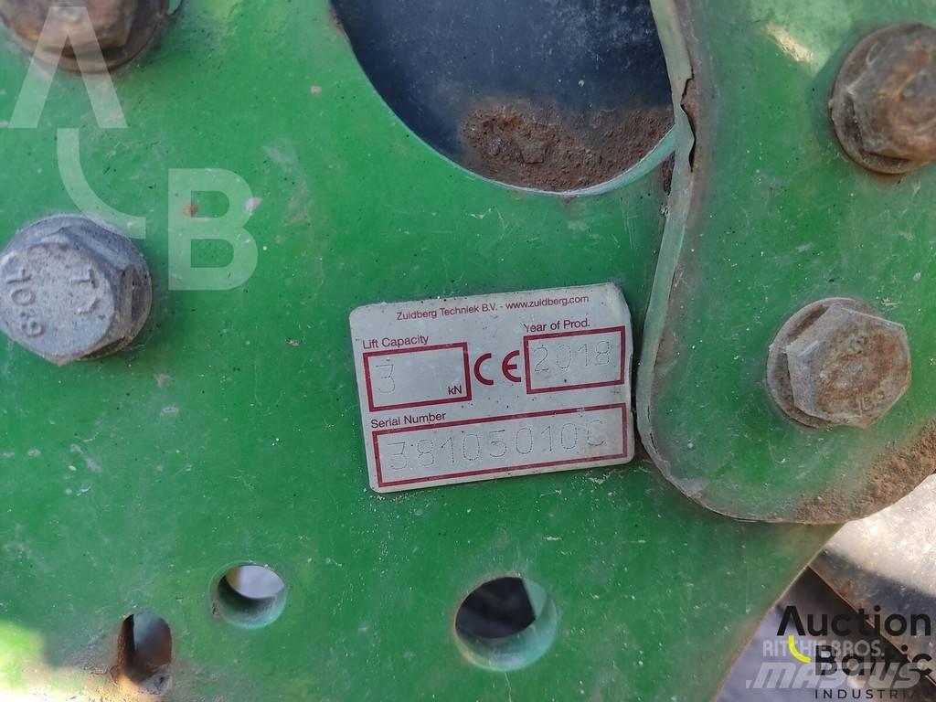 John Deere 2026R Traktorok