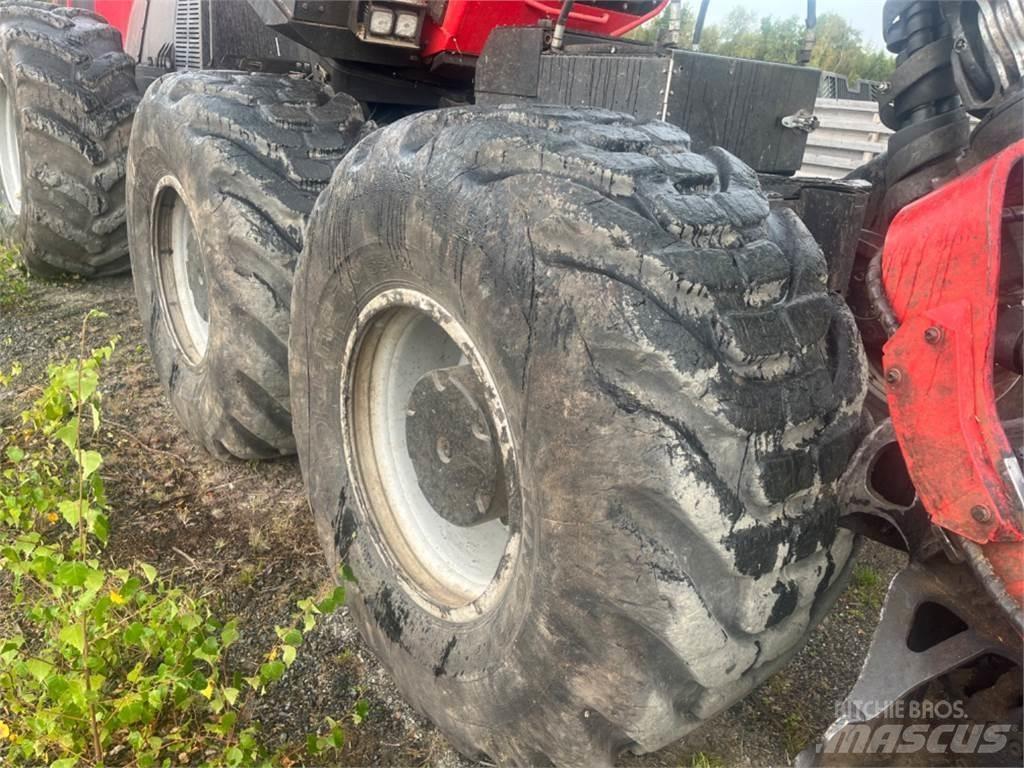 Komatsu 951 Betakarítók