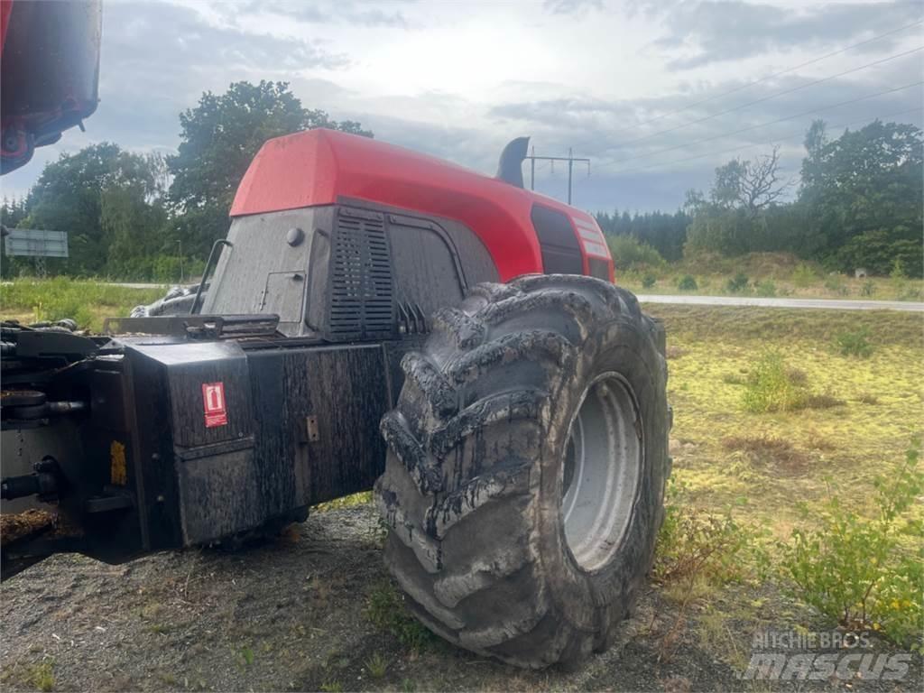 Komatsu 951 Betakarítók