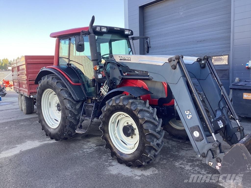 Valtra N141 Traktorok