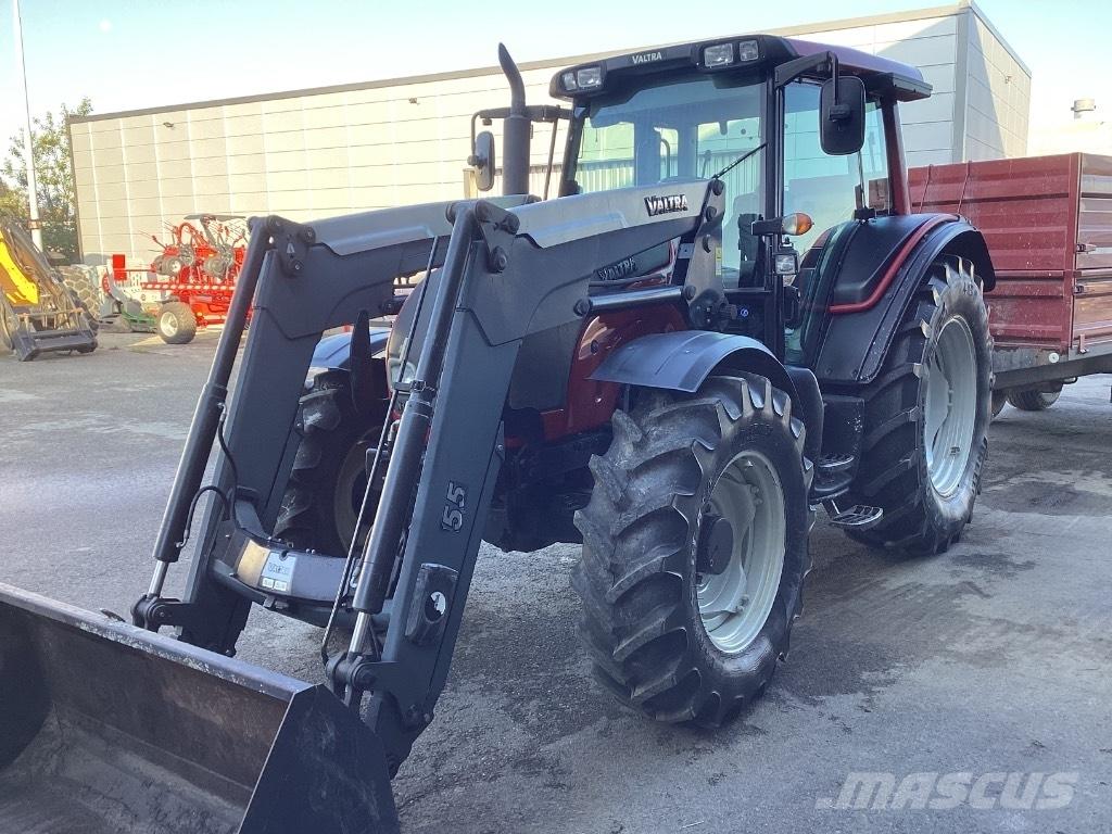 Valtra N141 Traktorok