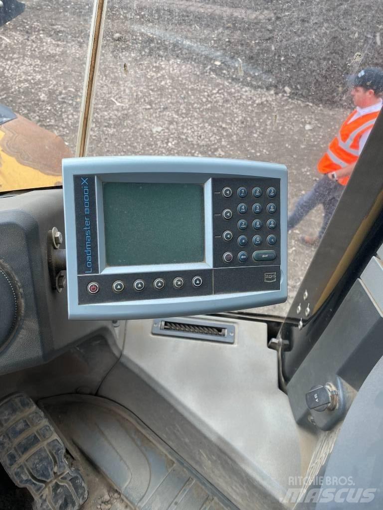 CAT 972 M Gumikerekes homlokrakodók