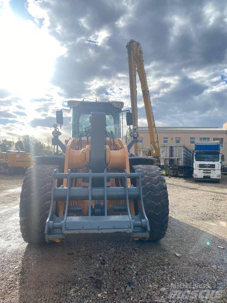 Liebherr 580  L Gumikerekes homlokrakodók