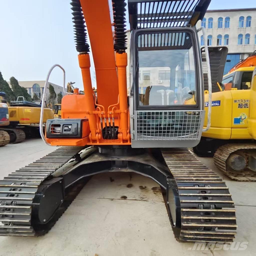 Hitachi EX 120 Közepes (midi) kotrók 7 t - 12 t