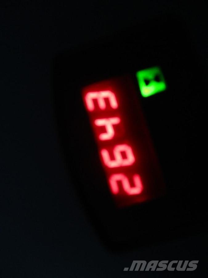 BT SPE125 Vezetőállásos alacsony emelőkocsi