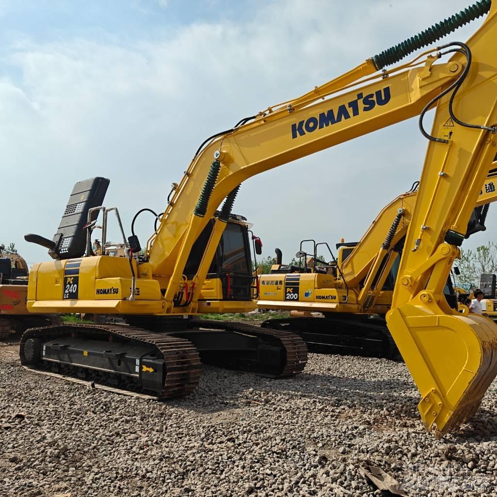 Komatsu 240LC-8 Lánctalpas kotrók