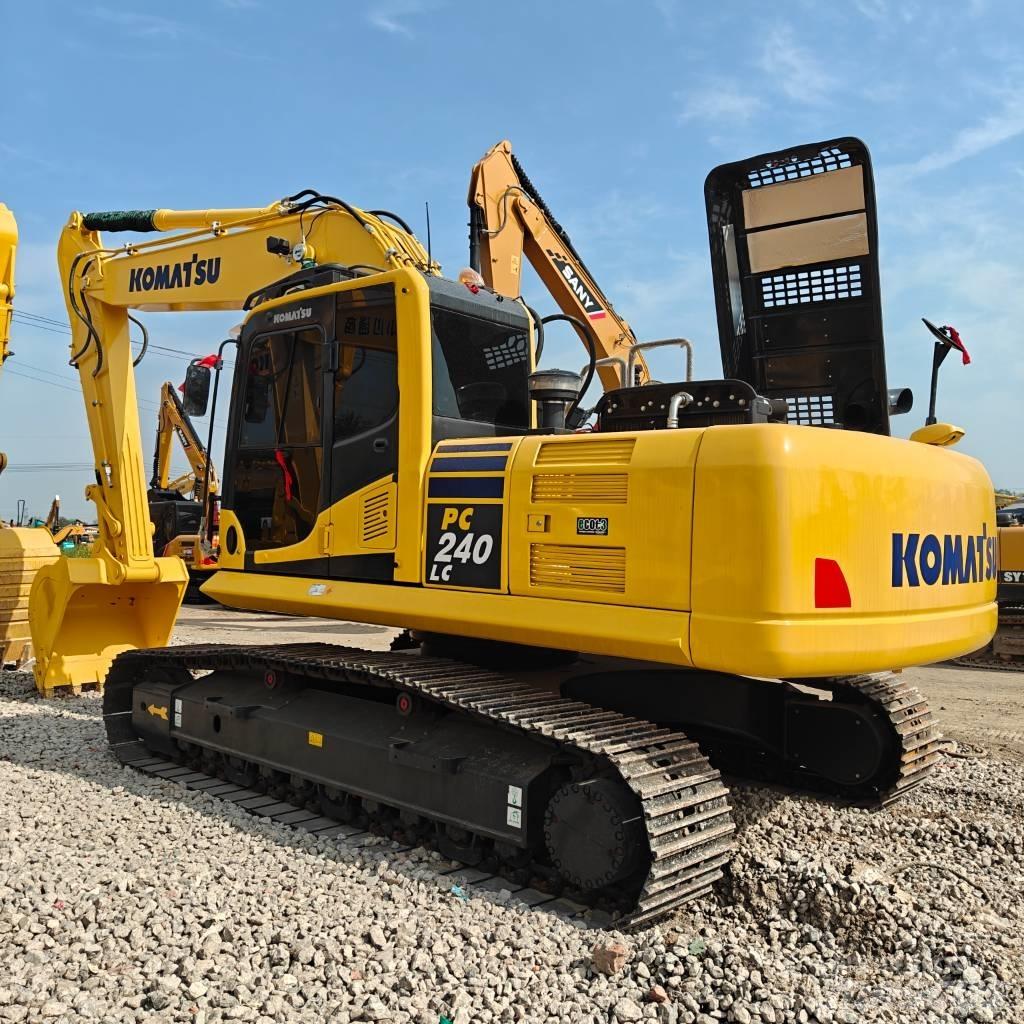 Komatsu 240LC-8 Lánctalpas kotrók
