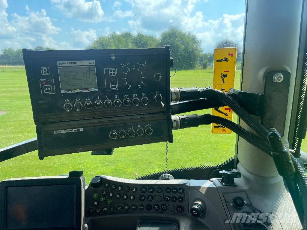 John Deere 732 Vontatott trágyaszórók