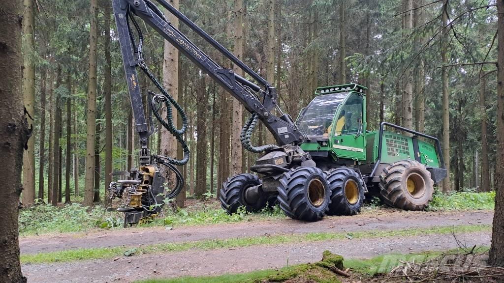 John Deere 1070 D Betakarítók
