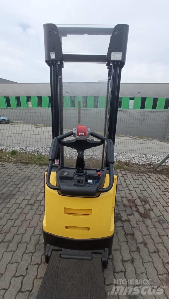 Hyster S1.4S Gyalogkíséretű targonca