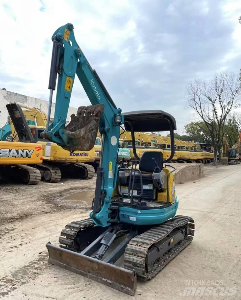 Kubota 25 Mini kotrók < 7t