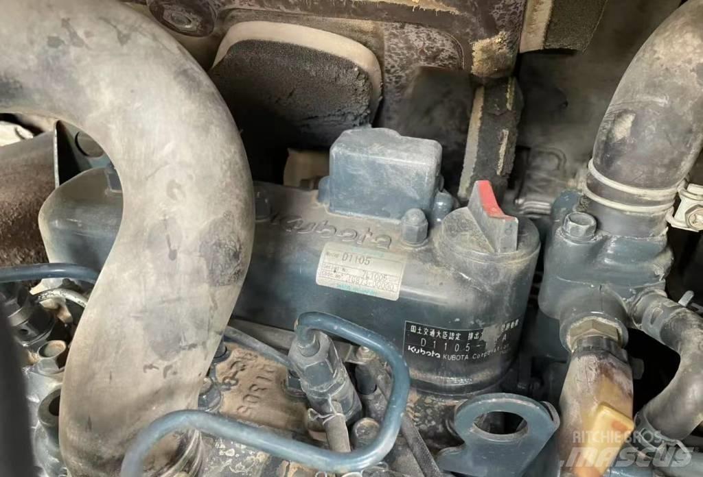 Kubota 25 Mini kotrók < 7t