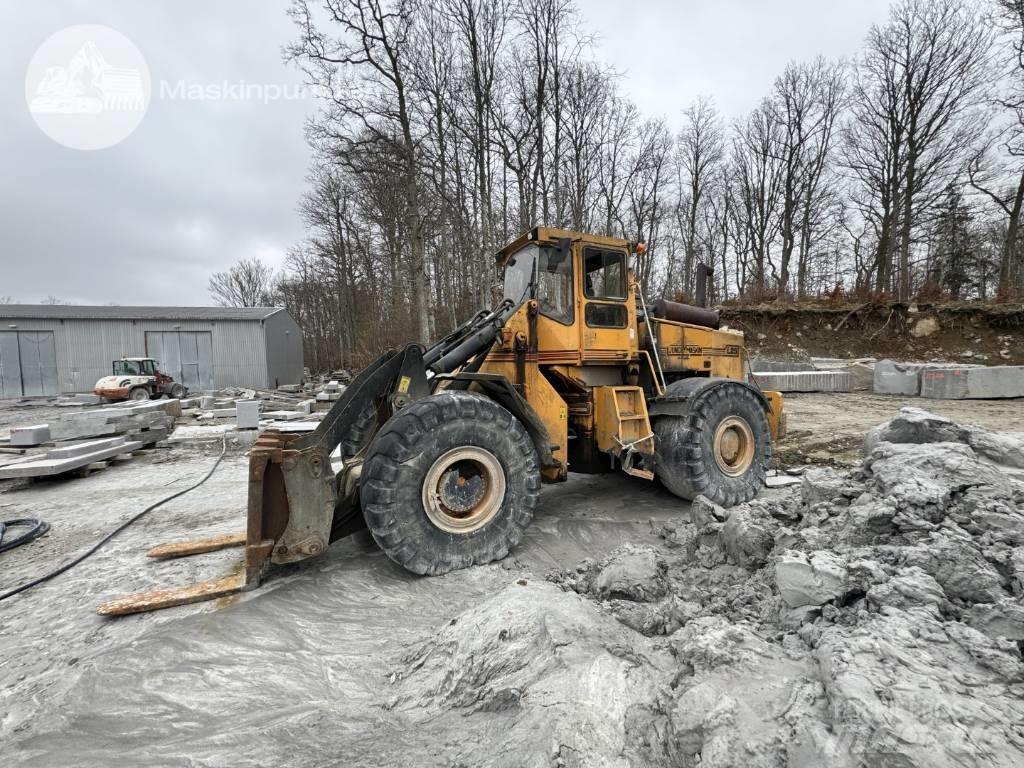 Ljungby L 25 Gumikerekes homlokrakodók