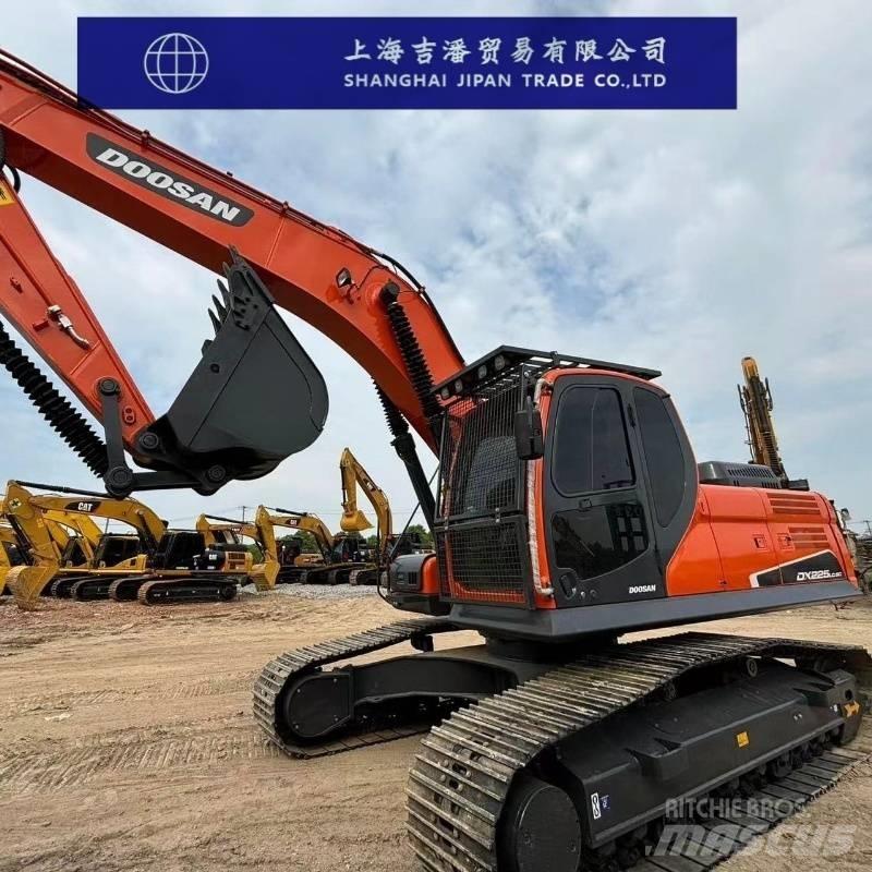 Doosan DX 225 Lánctalpas kotrók