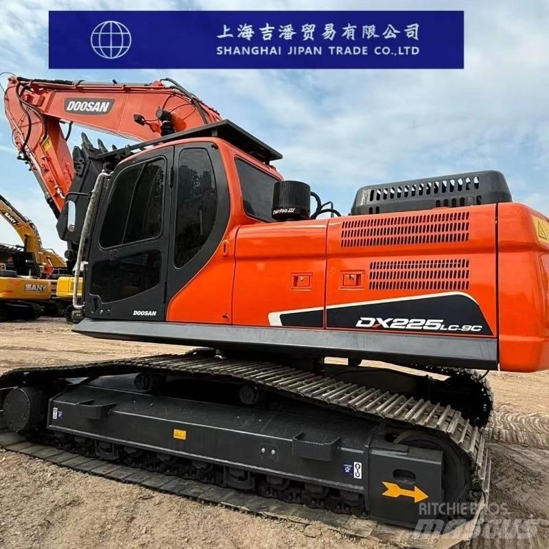 Doosan DX 225 Lánctalpas kotrók