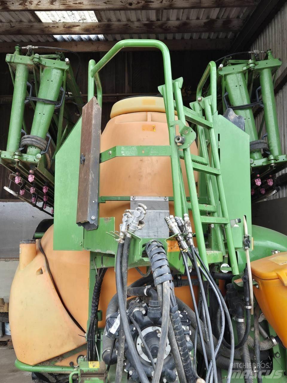 Amazone UX 4200 Vontatott trágyaszórók