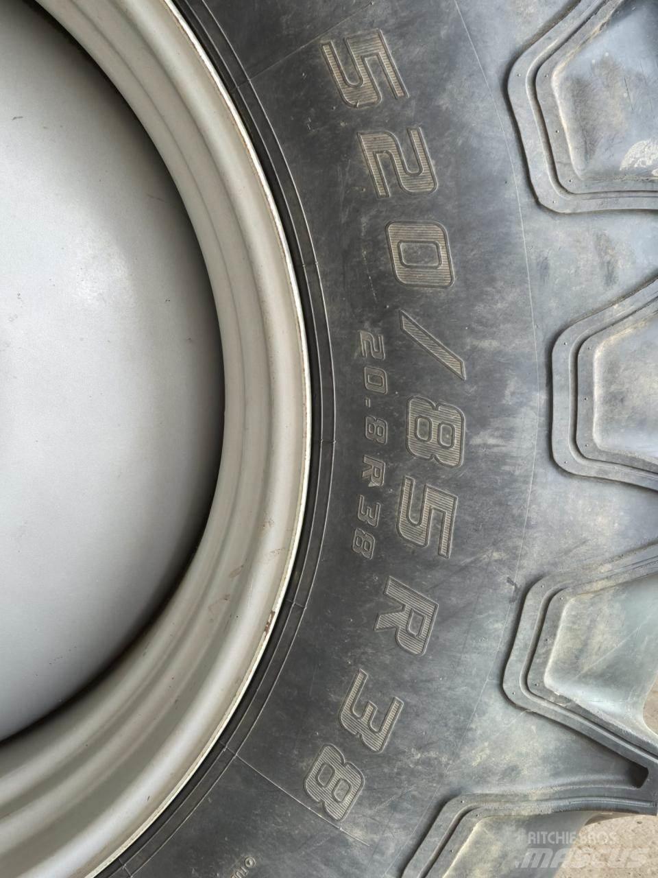 Amazone UX 4200 Vontatott trágyaszórók