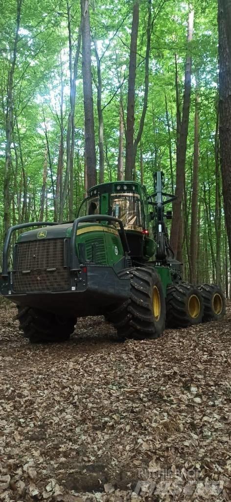 John Deere 1070G Betakarítók