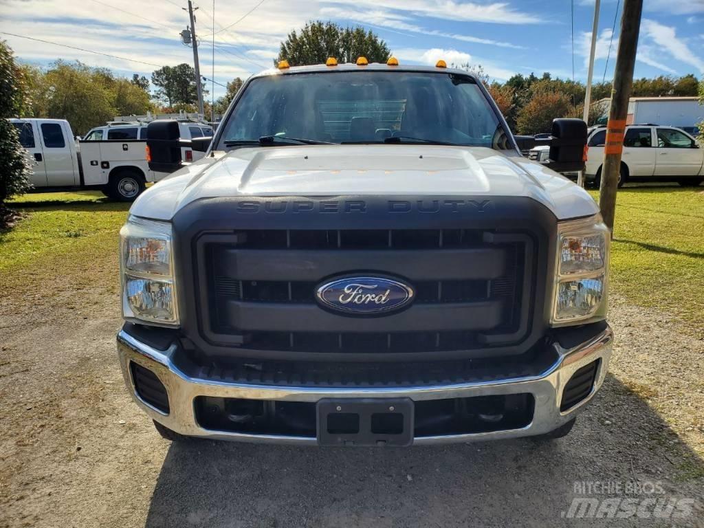 Ford F 350 XL SD Platós / Ponyvás teherautók
