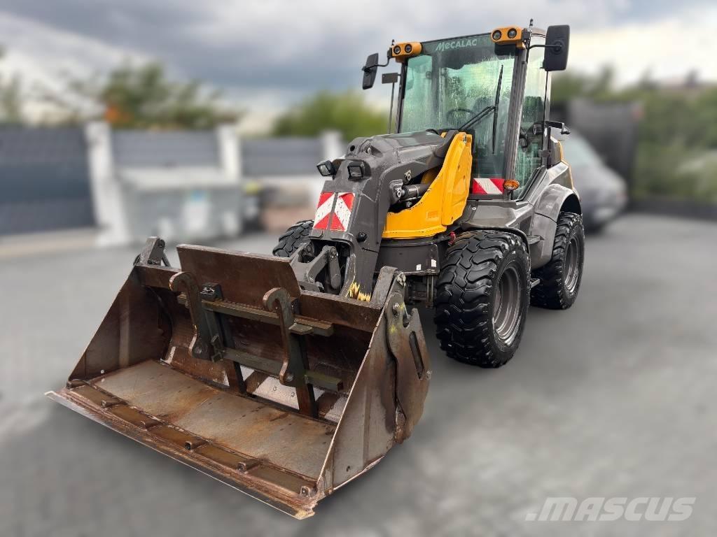 Mecalac AS 900 Gumikerekes homlokrakodók