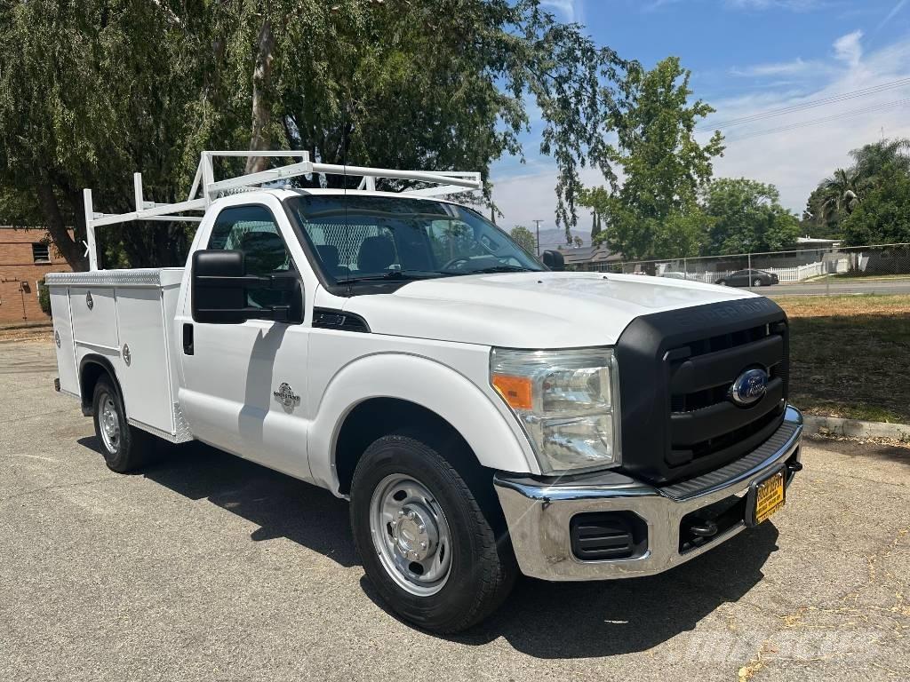Ford F 250 SD Kis teherszállító/Platós kocsi
