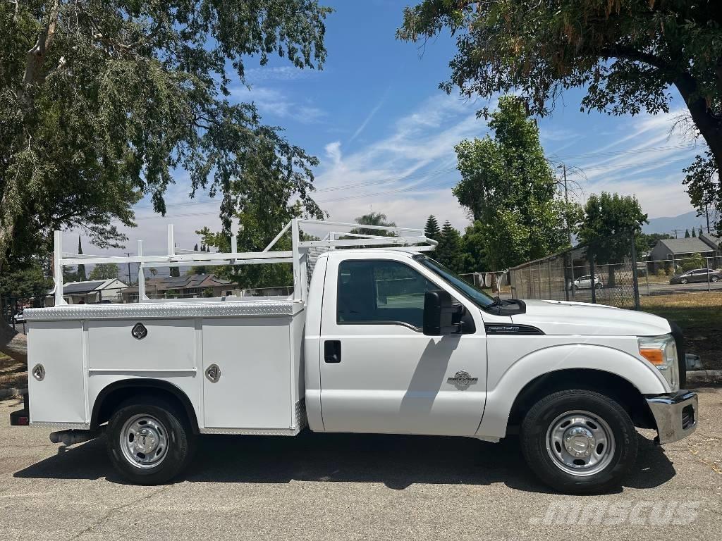 Ford F 250 SD Kis teherszállító/Platós kocsi