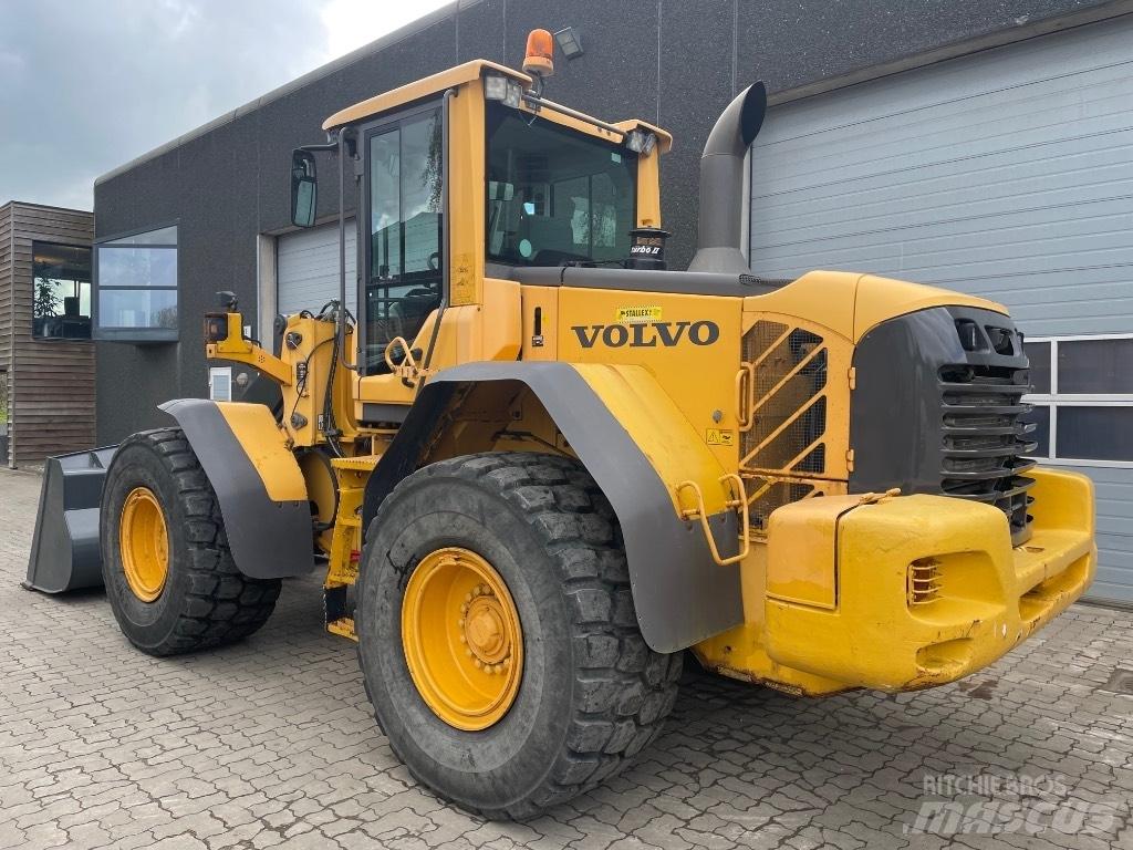 Volvo L90F Gumikerekes homlokrakodók
