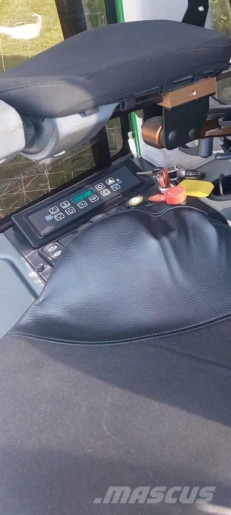 John Deere 1070 E Betakarítók