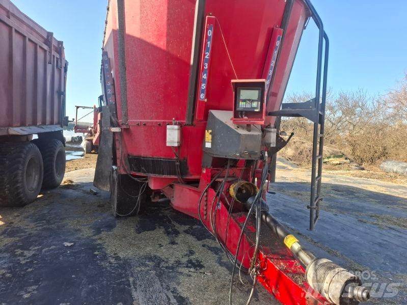 JF FEEDER VM 38 Állat etetők, itatók
