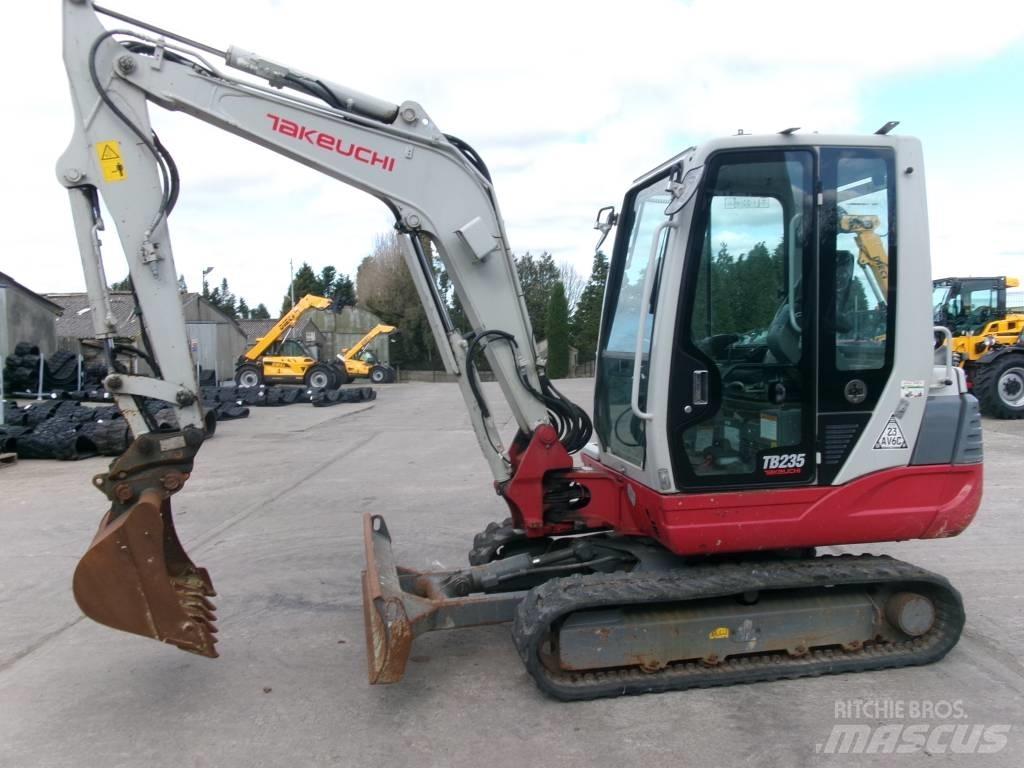 Takeuchi TB 235 Mini kotrók < 7t