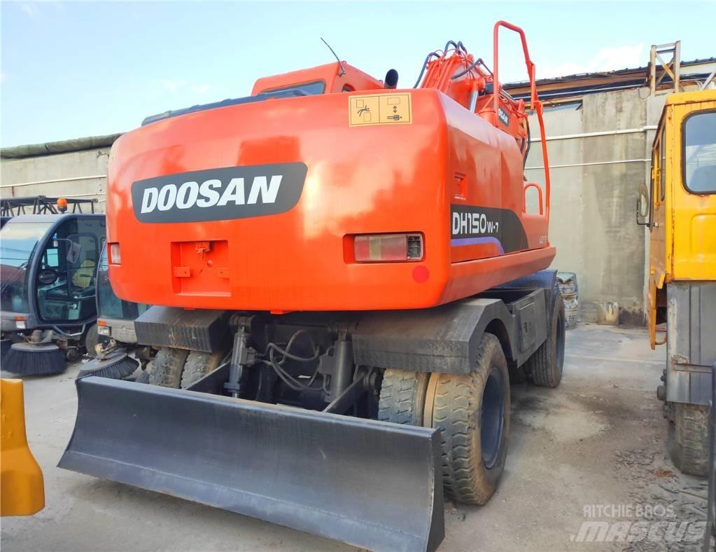 Doosan DH 150 W-7 Gumikerekes kotrók