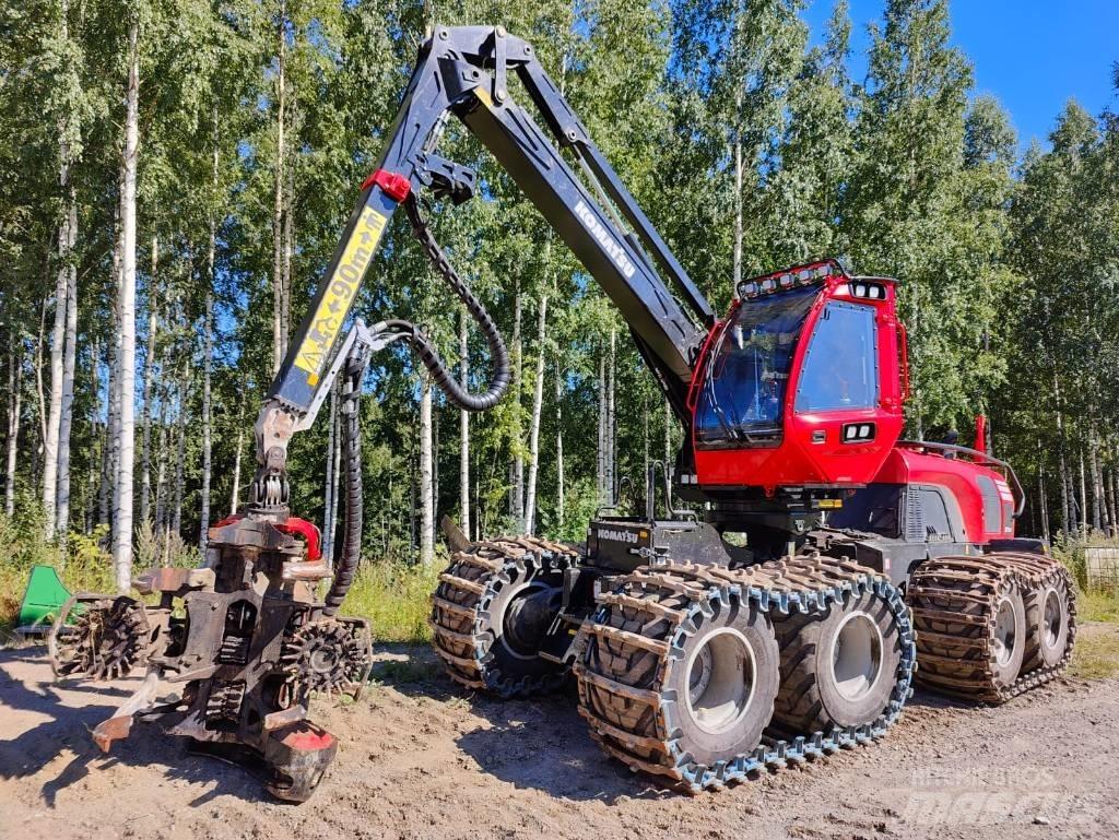 Komatsu 931 XC Betakarítók