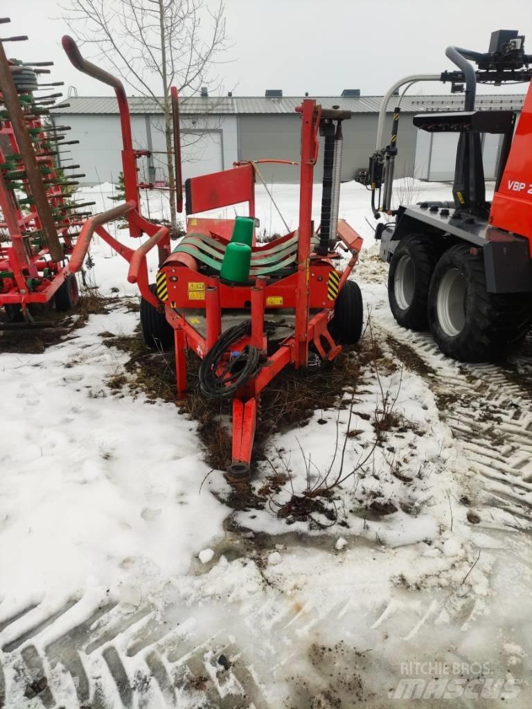 Kverneland 7517 Göngyölő gépek