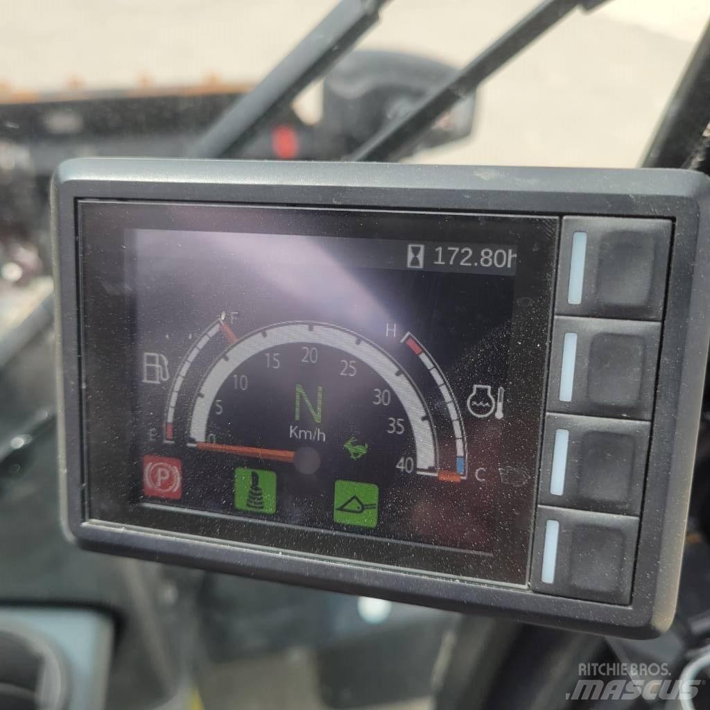 Yanmar V7HW Gumikerekes homlokrakodók