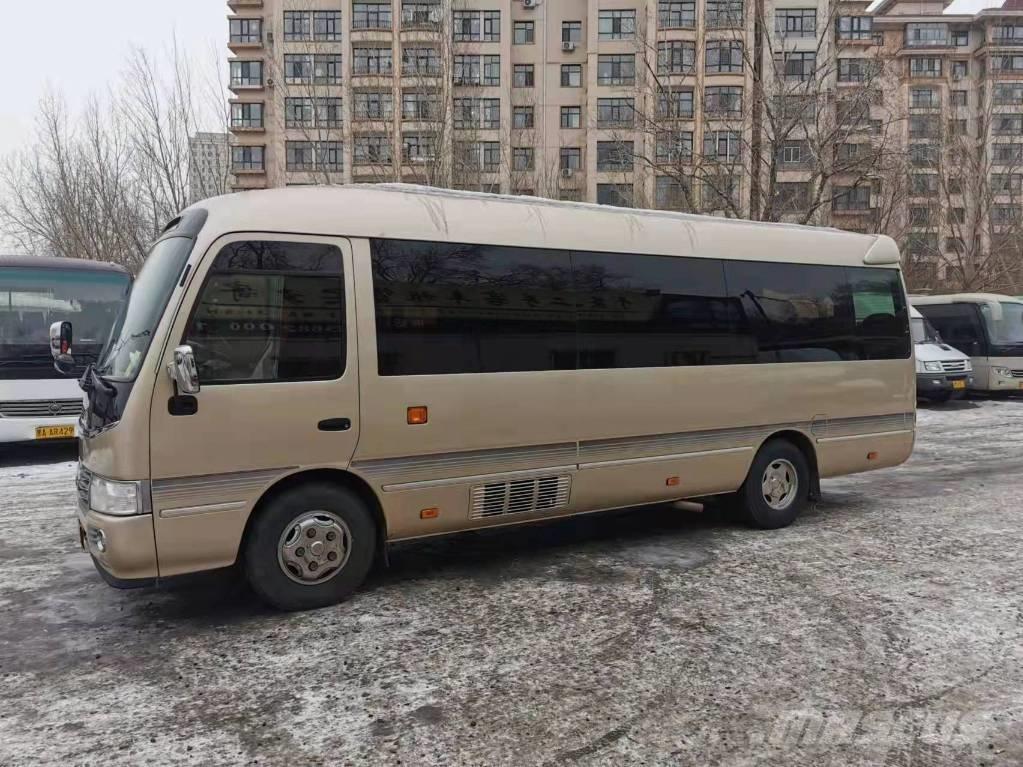 Toyota Coaster Bus Mini buszok