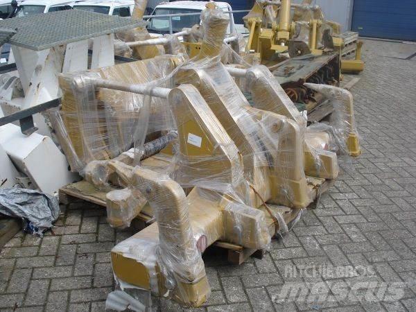CAT 140M/160M Ripper Építőipar - Egyebek