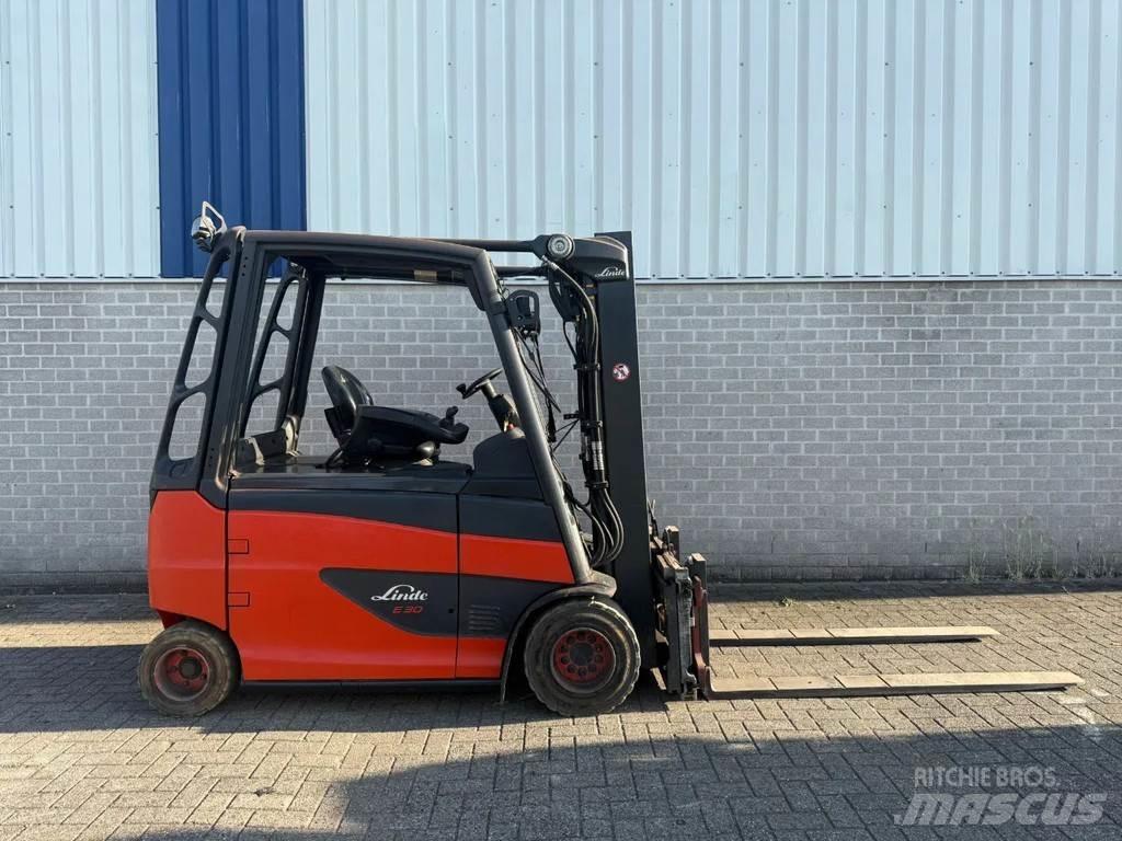Linde E30HL-01/600 Elektromos targoncák
