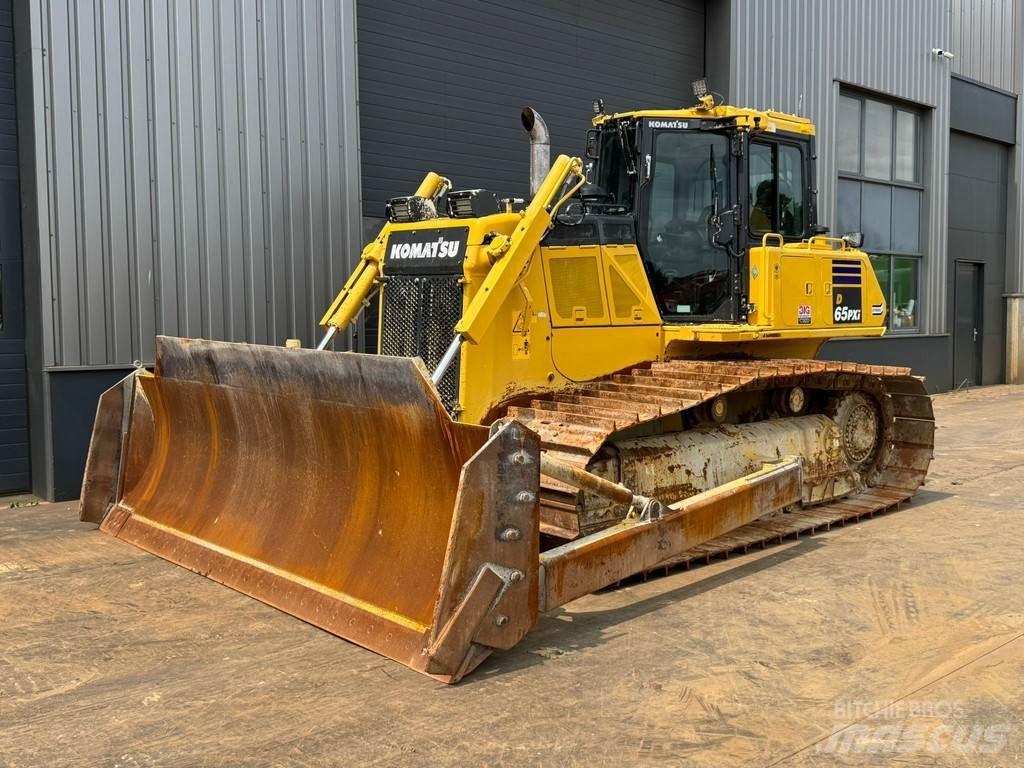 Komatsu D65PXi-18 lánctalpas dózerek