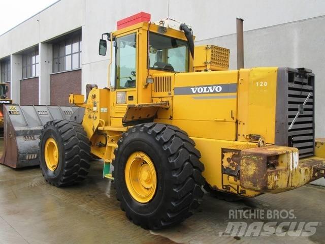 Volvo L 120 C Gumikerekes homlokrakodók
