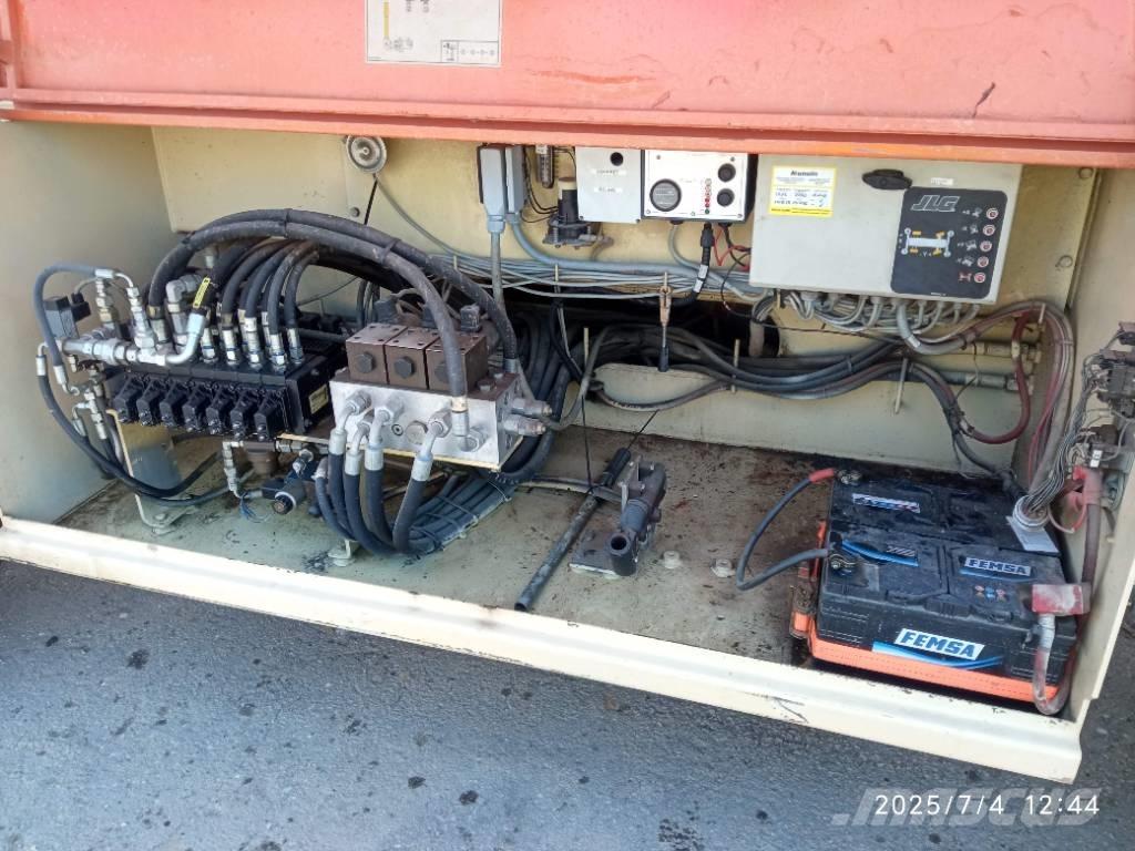 JLG 203-24 Ollós emelők